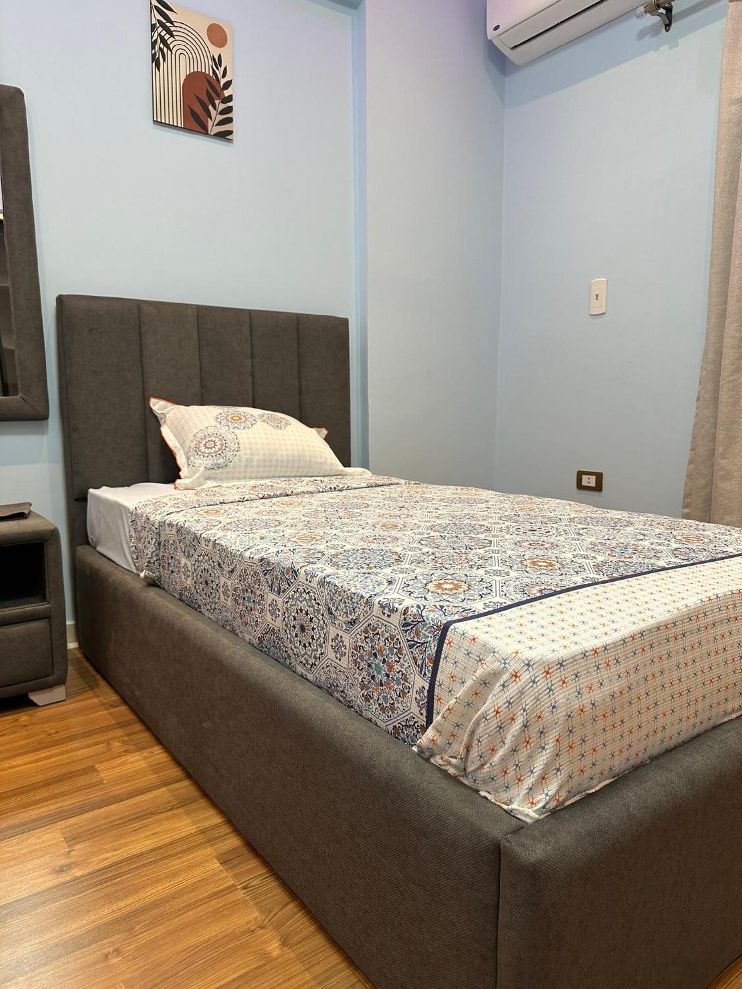 New Cairo- Luxury Hotel-style In East Of The Academy Eng02 *